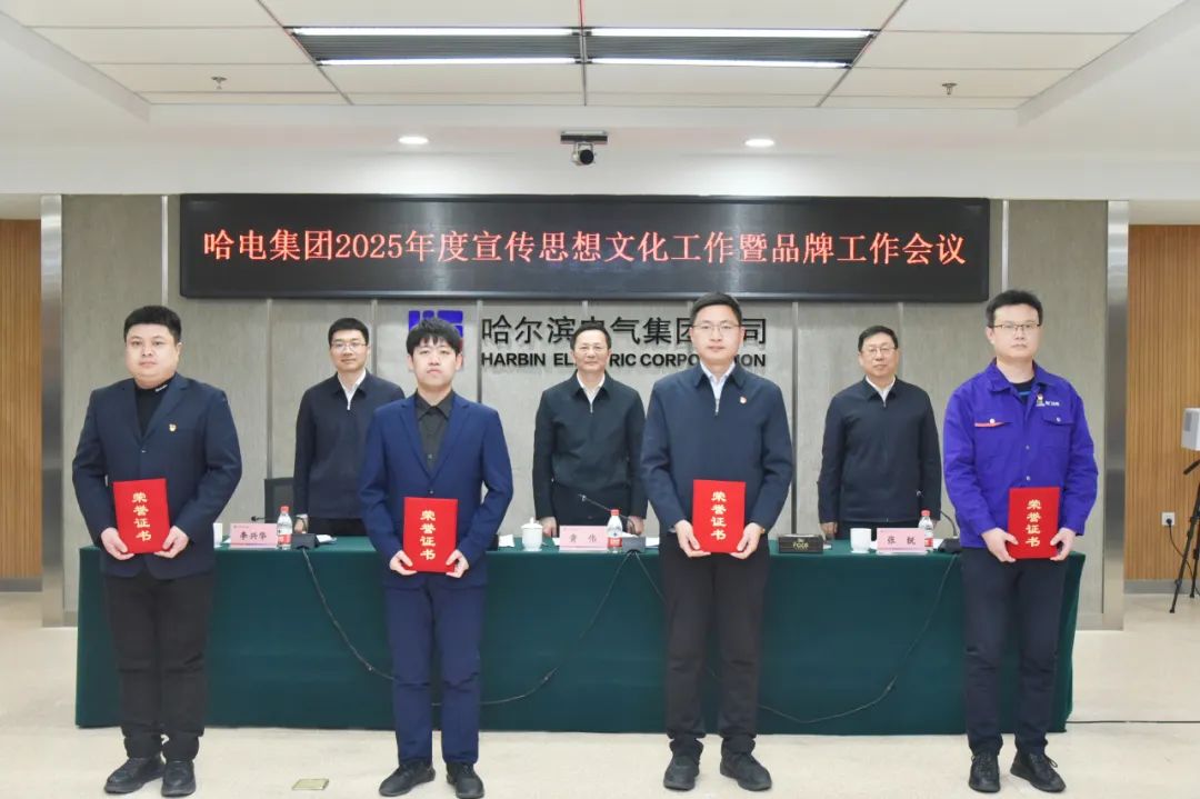 1244450FE11886765115F54860C_2D31CC99_155D0.jpg?e= 图片